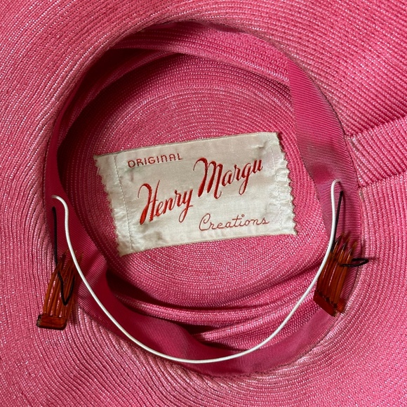VIBRANT 1960s\' DESIGNER PINK STRAW WIDE BRIM HAT WITH WHITE FABRIC FLOWER main image 13